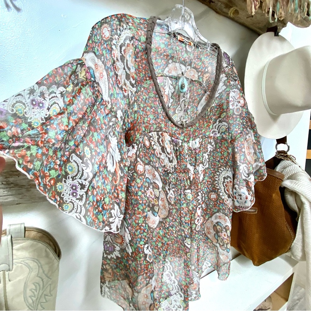 Sweet prairie boho sheer/airy boho blouse w paisley floral spell Gypsy vibe